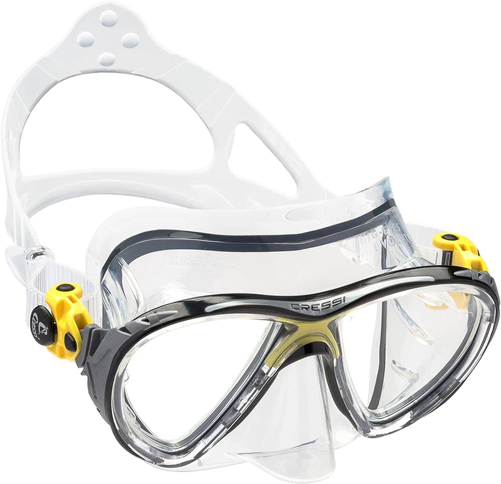 【送料無料】展示品 CRESSI クレッシー BIG EYES EVOLUTION ダイビングマスク シュノーケリング スキューバダイビング 2眼マスクJ2A Amazon | CRESSI スキューバ フリー ダイビング マスク [ BIG